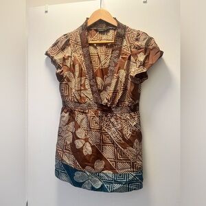 BCBGMaxazria Brown & Blue 100% Silk Deep V Neck Empire Blouse